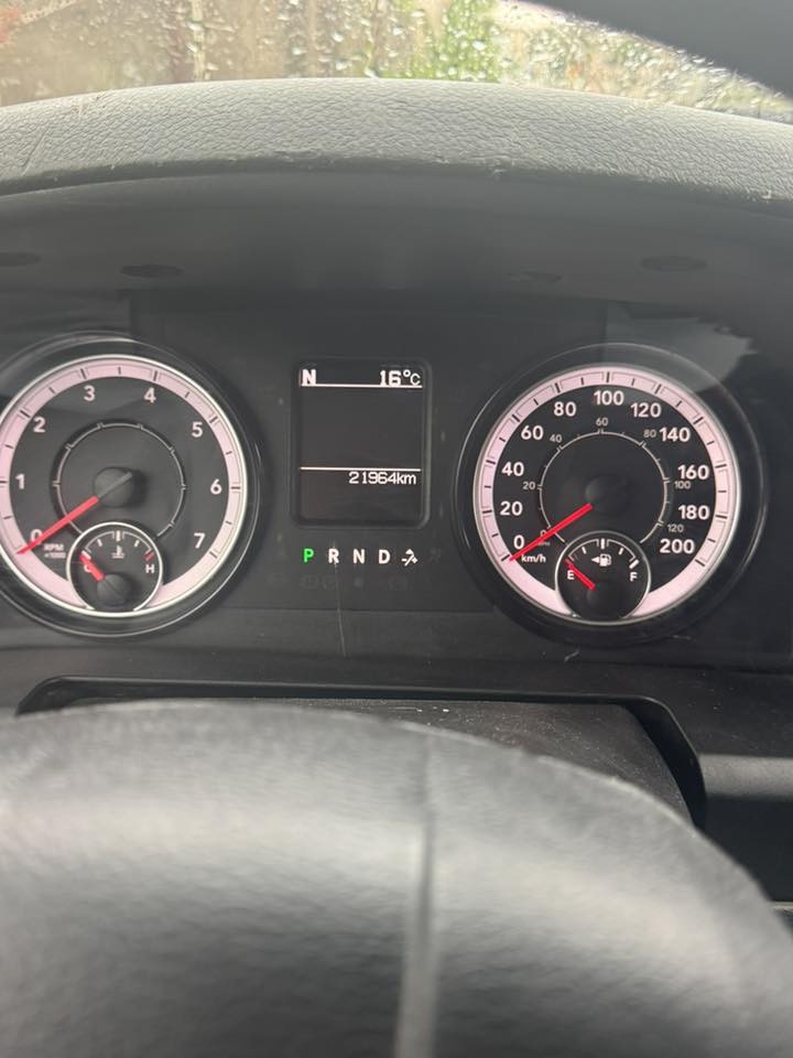 رايد مراوس عندي رام 23 ما مرقم كلاسك مكينة 3600 
ضرر 3 قطع وماعندي صور غير بس ذني عارضها 190 اكو بالسوك ب4 شدات واكو ب30 ورقة  مراوس او بيع السيارة ماشية 21 الف كيلو مو ميل كيلو  للاستفسار واتساب او اتصال 
***********
