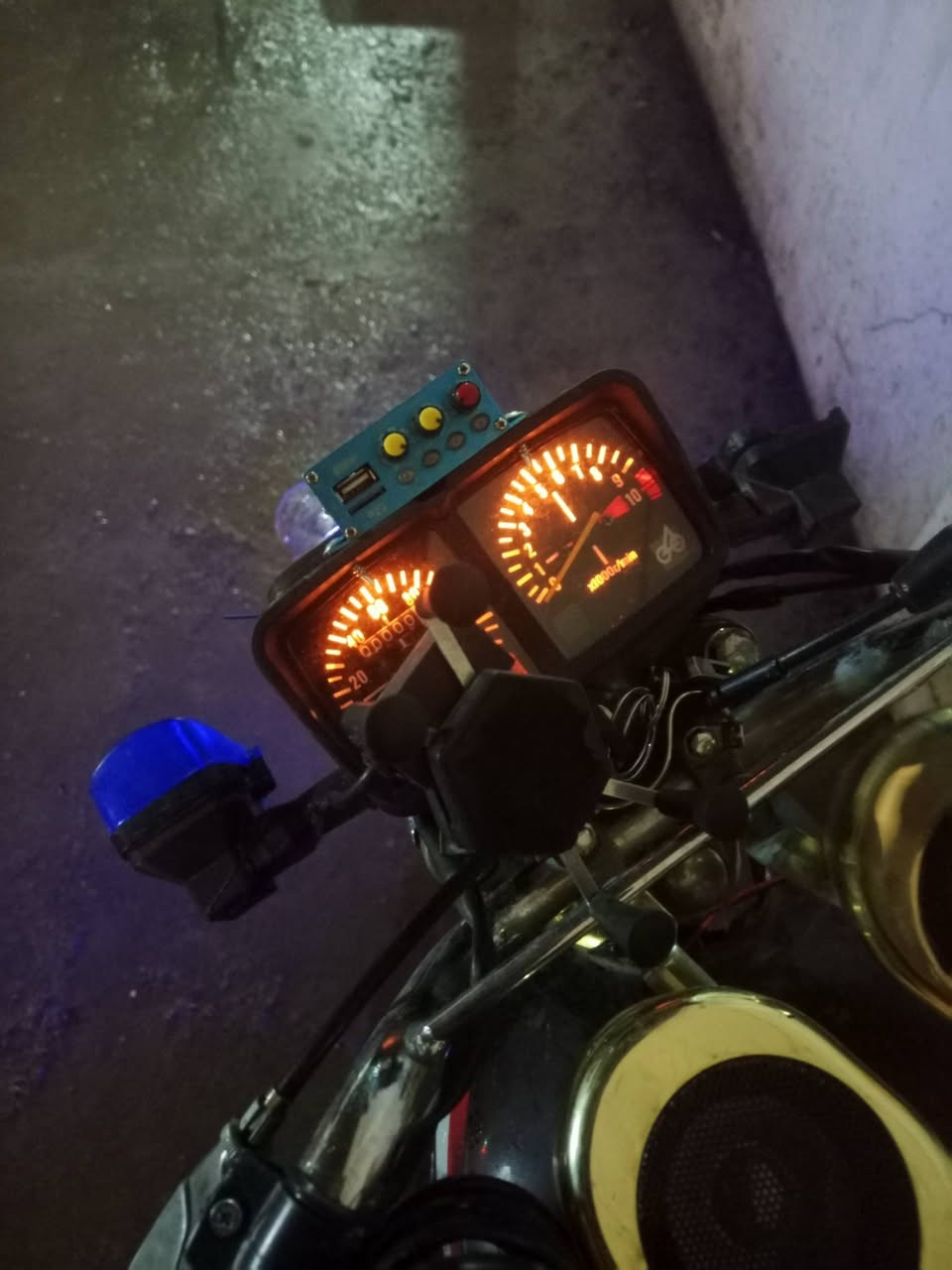 نامي برو محرك كبس
اخو الزيرو 4گير كهرباء كامل شغال 
 منفيس موجود ........السعر.. 300الف.. فقط......


**إذا كنت صاحب هذا الإعلان وتريد حذفه لأي سبب، رجاءا أرسل رسالة إلى الدعم الفني**