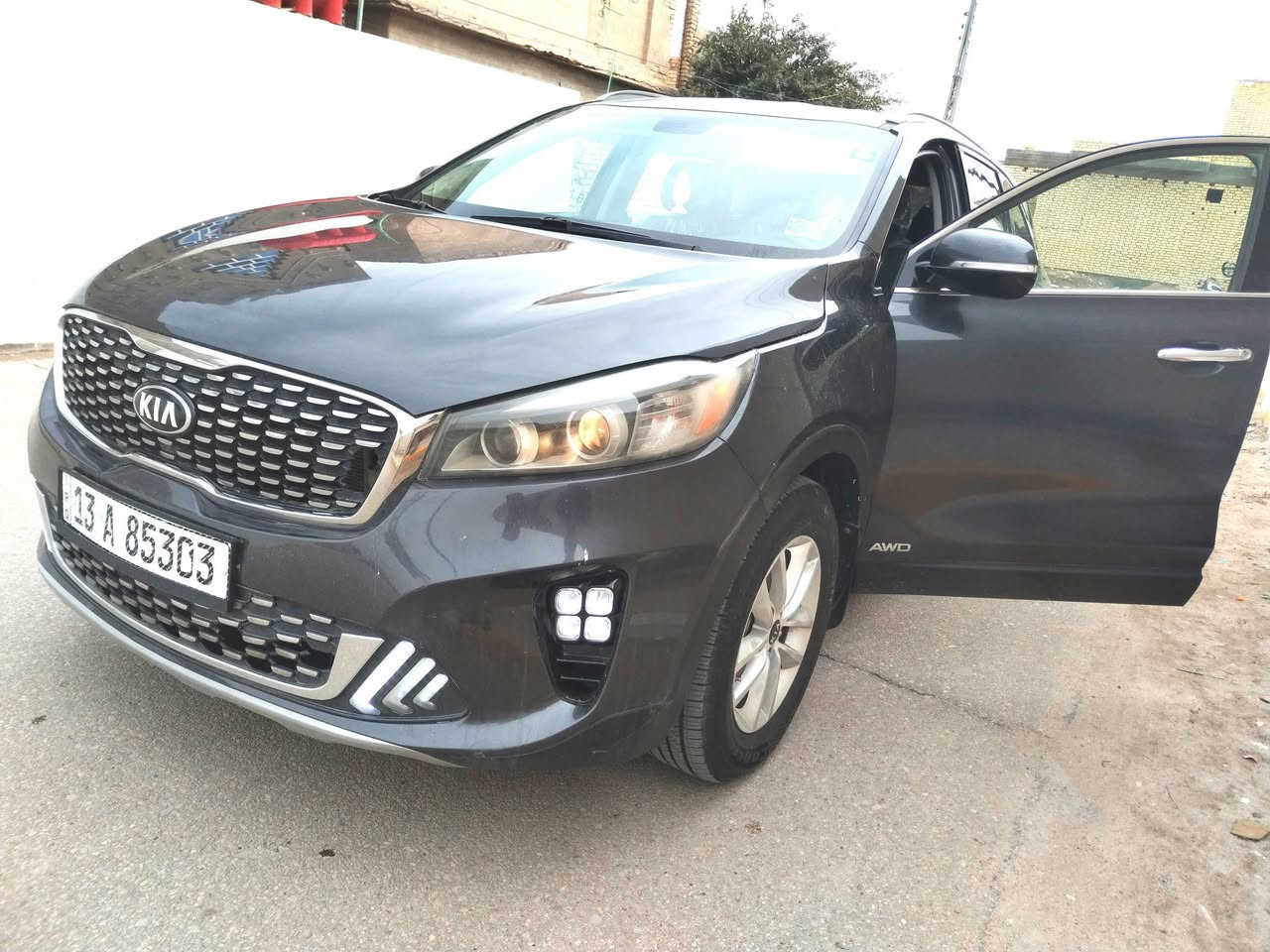 سلام عليكم
كيا سورنتو 2016 امريكي رقم دولي تحويل ثاني يوم

واردهه تبديل بنيد فقط وبيه رشات بسيطه تجميل

المواصفات

محرك 2400 /4 سلندر محرك وكير كفاله

حداديه جديده تدفئه تبريد قطعتين تخم تاير جديد

لون رمادي

5راكب ارضيه جلد

تحكم واشارة بلمري

3 وضعيات قياده

وضع مانع انزلاق 

فور ويل /رادار

تحكم استيرن جهتين

تدفئه كشنات

حساسات خلفيه

سياره جاهزه من كلشي #السعر 155

#مكاني ناصرية بلغراف

والشراي بخدمته ***********
