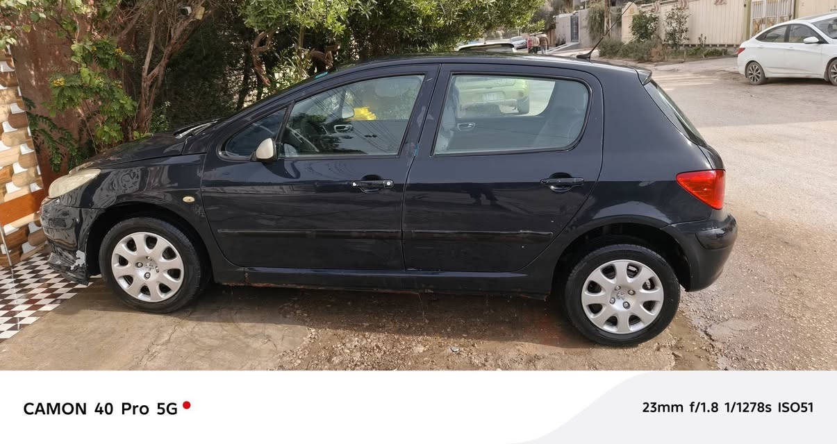 السلام عليكم للبيع بيجو 2006  بيه صبغ مكانات بدون حادث كير مكينه حداديه جاهزه سنويه لل 29 مكان حله نادر السعر 45 وبيه مجال رقم الهاتف ***********
