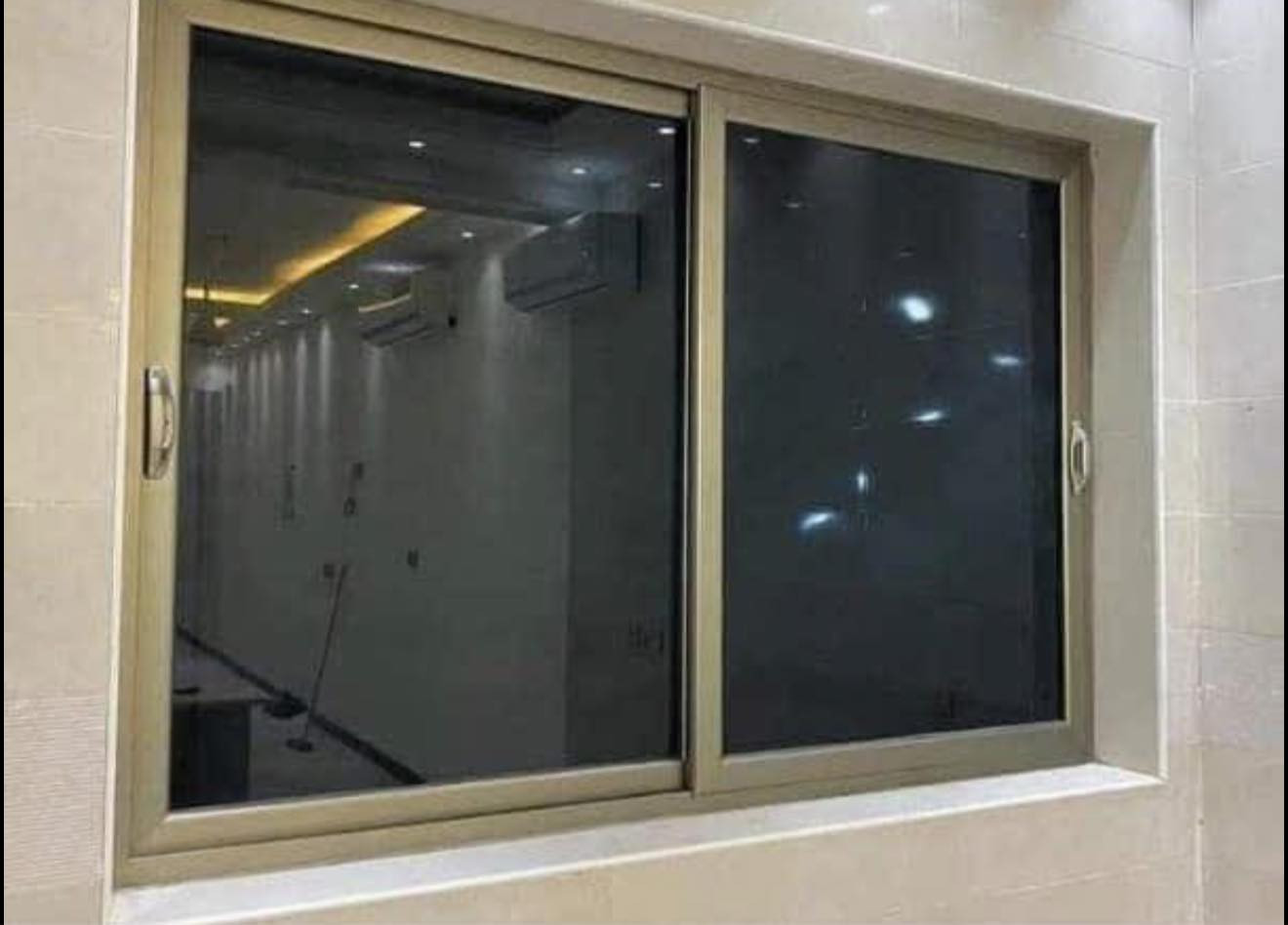 🔹 شُبّاك وأبواب ألمنيوم – جودة عالية وأسعار منافسة 🔹

🔸 الشبابيك المفصلية:
 • شباك مفصلي شامل الزجاج + النقل والتركيب
السعر: 64,000 دينار
 • شباك مفصلي G60 تك زجاج
لاستيك داخل/خارج – يده AA
السعر: 100,000 دينار

🔸 الشبابيك السلايت:
 • سلايت 7.5cm تك زجاج
جرخ رباعي – يده قنبوره – فرجه داخل/خارج – مانع ذباب
السعر: 100,000 دينار
 • سلايت 9.5cm تك زجاج
جرخ رباعي – يده قنبوره – فرجه داخل/خارج – مانع ذباب
السعر: 135,000 دينار
 • سلايت 10cm + فردة 10cm تك زجاج
جرخ رباعي – يده قنبوره – فرجه داخل/خارج
السعر: 145,000 دينار
 • سلايت 7.5cm دبل زجاج
جرخ رباعي – يده قنبوره – فرجه داخل/خارج
السعر: 128,000 دينار
 • سلايت 9.5cm دبل زجاج (كلاس مفرغ من الهواء)
جرخ رباعي – يده قنبوره – فرجه داخل/خارج
السعر: 164,000 دينار
 • سلايت C100 دبل زجاج (كلاس مفرغ من الهواء)
جرخ رباعي – يده سبانيول – فرجه داخل/خارج
السعر: 180,000 دينار

🔸 الأبواب المفصلية:
 • باب مفصلي مقطع مسح 100×200
زجاج مظباب – كيلون تركي – لاستيك داخل/خارج
السعر: 250,000 دينار
 • باب G60 زجاج بجميع الألوان
كيلون تركي – لاستيك داخل/خارج – جميع القياسات
سعر الباب: 450,000 دينار

✨ النقل والتركيب مجاناً ✨

📍 العنوان: بغداد – الشعب – حي البساتين – مدخل شارع الشيخ أحمد الوائلي
📞 الاتصال والاستفسار (واتساب):
***********
***********
