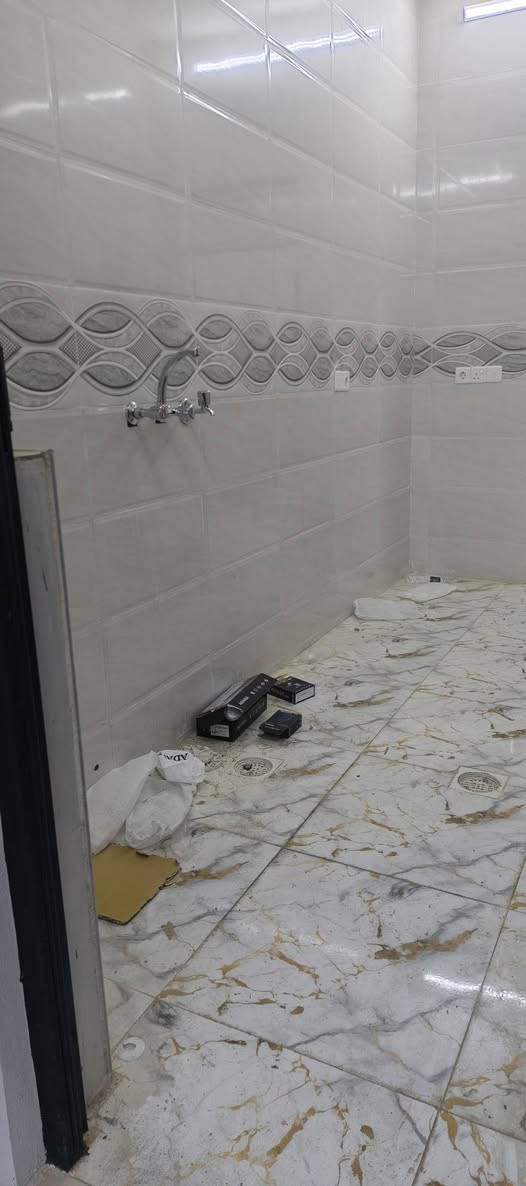 بيت طابقين شقه اللايجار موقع تسعين بيت زيرو جديد الطابق الارضي 250 الف وال طابق ثاني 200 الف
اللستفسار. ***********
