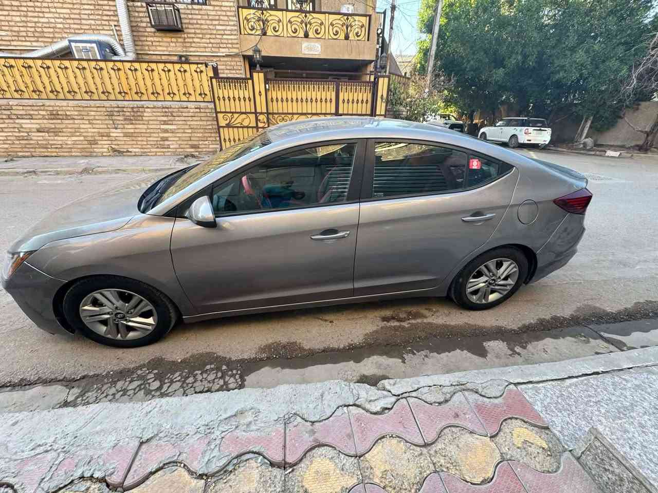 الانترا موديل ٢٠ للبيع وارد امريكي
محرك 2000 دوش 
كير (AT) 
السيارع مو فول
رقم بغداد 
مكان السيارع بغداد البنوك
***********
السعر 124 ومجال بسيط
