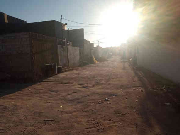 هيكل بشارع المعمل قرب معمل باته مقابل شارع المطار خلف الجامع يبعد عن شارع المعمل 100 متر تقريبا اني كايل بالفيديو 200 اخطأت مساحة الهيكل 130 متر نزال 20 عرض 6 ونص عالي عن الشارع خريطه كلش حلوه موظحه بالفيديو سعره 25 
للاستفسار ***********
