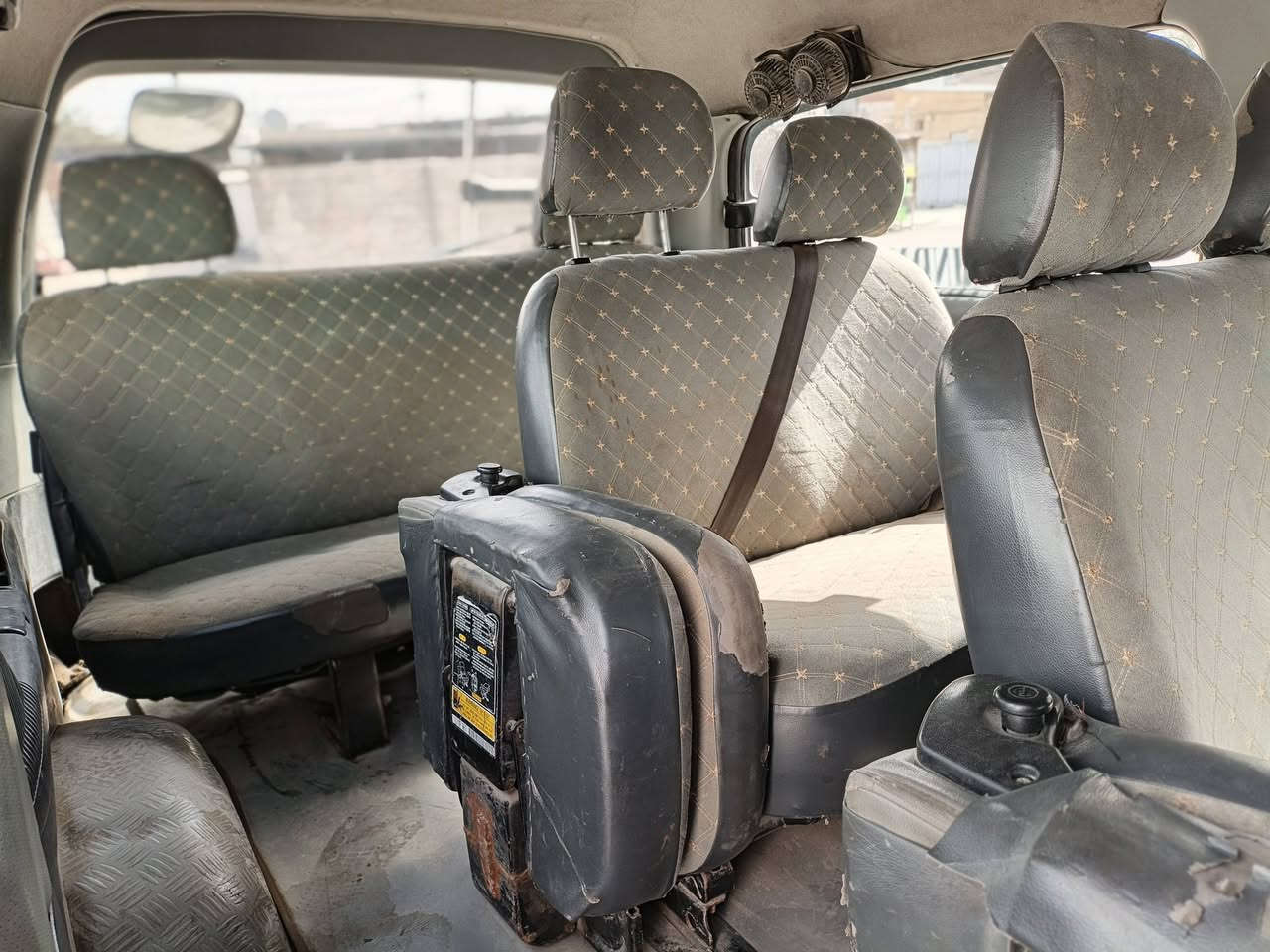 سلام عليكم سيارة ستاركس 2007 سلفر كير اتوماتيك  محرك مفتوح سنوية باسمي 2028مشروع وطني سعر 85 وبي مجال غير متواجد عل فيس الاتصال ***********
