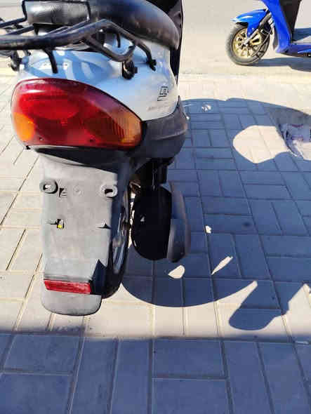 دراجة بيجي للبيع السعر ٤٠٠ وبيهه مجال الشراي يتصل عل الرقم *********** مكانهه السماوه كرهبايات شغاله مكينه ناعمه
