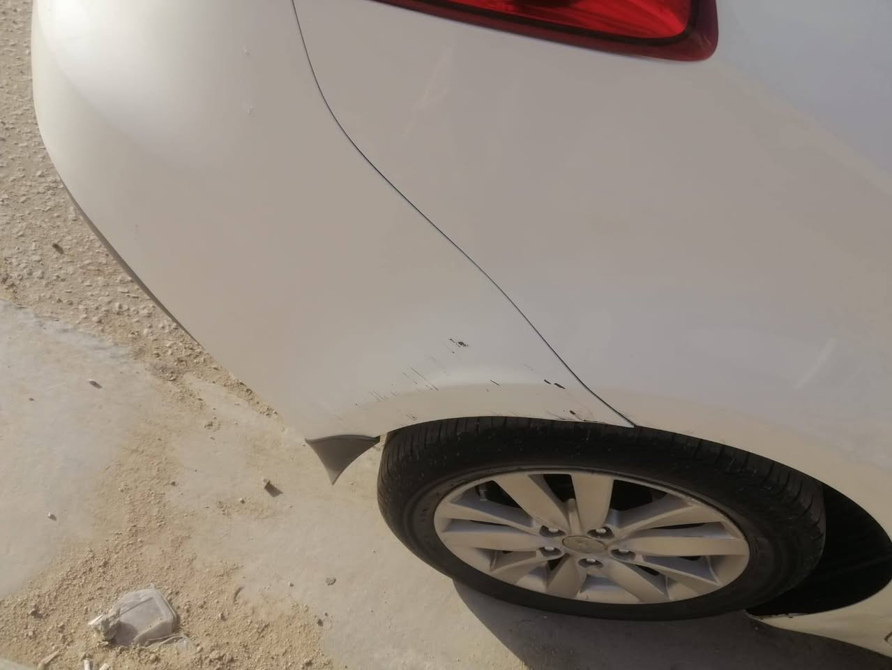 كيا سيراتو موديل ٢٠١٤ خليجي
محرك ١٨٠٠ مكفولة من الصبغ والتبديل بيها طخات مبين بالصور
رقم الموبايل *********** 

سعرها ١٢٥ ورقة وبيها مجال
