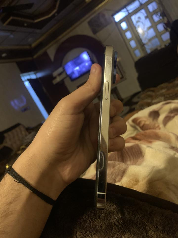 ايفون ١٣ برو ماكس ذاكرا ١٢٨ تك مبدل شاشه وا بطاريه نوعيه زينه سعره ٣٧٠ تواصل واتساب ***********
