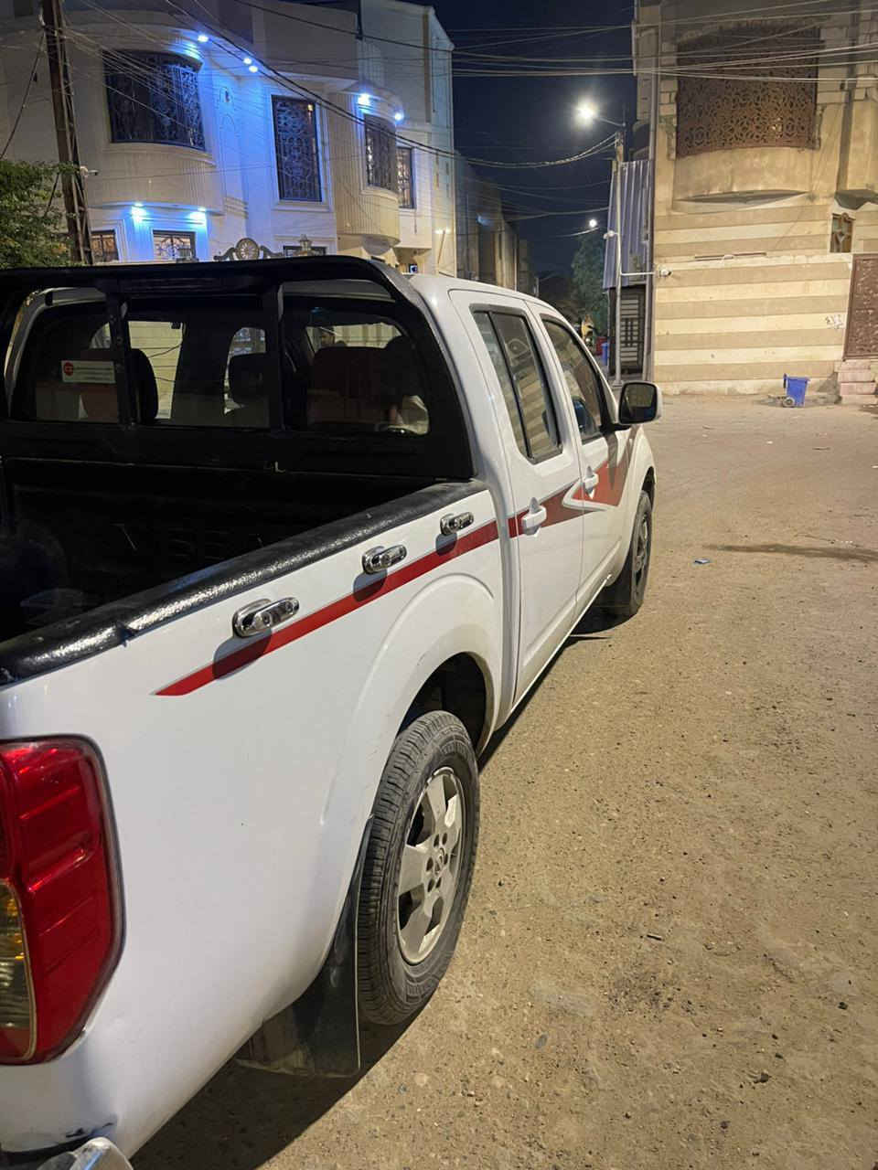 السلام عليكم
نيفارا 2013 نضيفه بيها حادث بالمدكر الايمن فقط سنويه منتهيه 2023 سعرها 87 وبيها مجال 
***********
