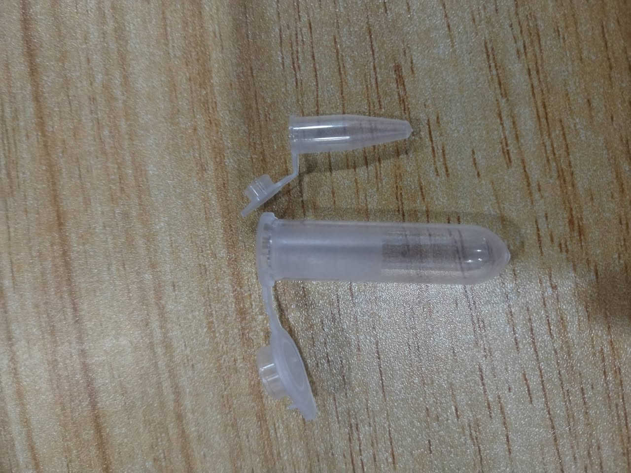 السلام عليكم اجهزة طرد مركزيه يستخدموها بالمختبرات اعتقد بيها حجمين كبير وصغير مثل الي بالصور عندي من الحجم الكبير كيسين كل كيس بي مايقارب ال500 قطعه والزغير متوفر كيس واحد هم مايقارب ال500 قطعه (قيم واخذ) والتوصيل موجود جميع المحافظات مراسلة الصفحه او واتساب على الرقم ***********
