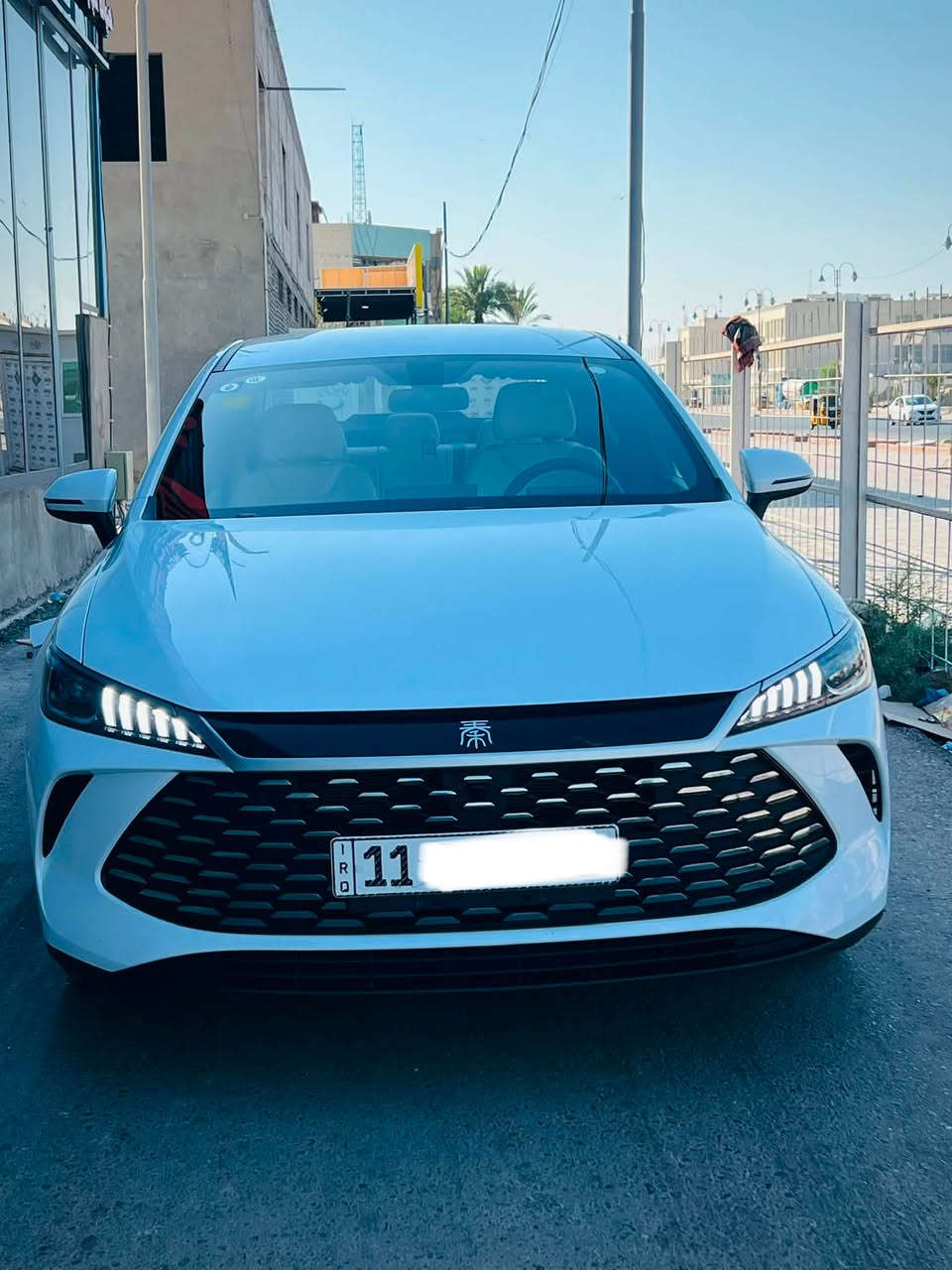 BYD
كن بلاس مديل 2025 مكفوله كفالة عامة 
عداد السياره 4200
داخل ابيض المرغوب 
موصفاته معروفه حساسات كشنات جلد شاشا كامره خلفيه تحكمات جهتين تحكم بسعه البطاريه بيه انضمه قياده متنوعه SPORT NORMAL ECO   قطعتين تبريد ملحقاتهة كاملة 
المكان بغداد
الاتصال ***********
