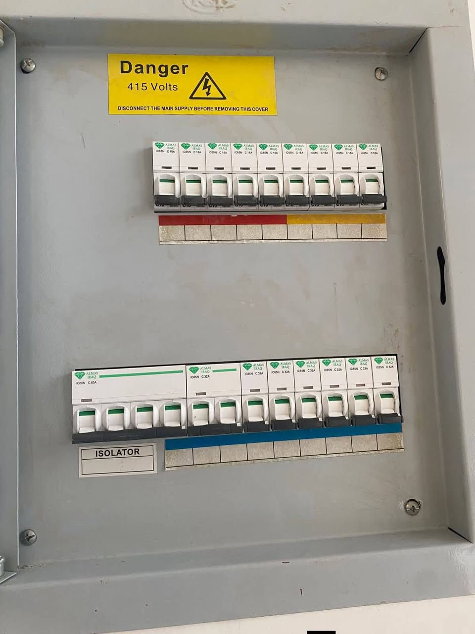 السلام عليكم ورحمة الله وبركاته من رخصة الادمن موافقه تآسيس كهربائية منزل دوائر مدارس كافت بوري سيمنس  منضومه كامرات بوردات  كافه ثري أو سنكل جاهزون للعمل أي وقت العنوان الرمادي كادر مختص الاتصال( ***********) (***********)
