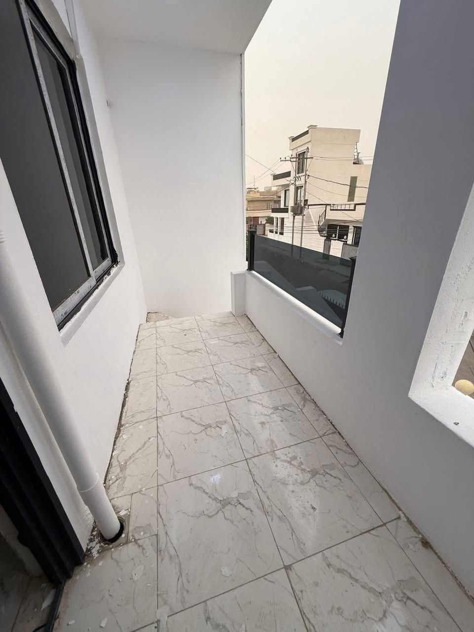 🏡 #دارللبيع طابق ونص طابو ملك صرف بناء حديث 

       نضام دكت سقف مغربي  واجهة فلين وحجر 

🧱 المساحة  دار ( 100 ) متر 

 🧱#واجهة:  5 متر 

 🧱#العمق:  20 متر  

♦️العنوان / كركوك الحرية قرب جامع التقوى ومأكولات فلافيلو 

تفاصيل الدار 🏘

🏡الطابق الأول 

 - استقبال
 - غرفة نوم 
 - مطبخ 
 - صحيات 
 - درج خارجي 
 - كراج سيارة

🏡الطابق الثاني 

- غرفة نوم 
- صحيات 

☎️ للإستفسار يرجى الاتصال 
بالأرقام الموبايلات الواردة أدناه

*********** متوفر واتساب

📍او زوروا مكتبنا مكتب الصًرح للعقار 
    في القادسية الثانيه قرب مثلجات سارا
