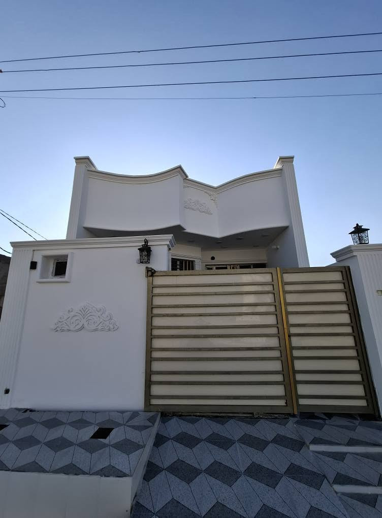 السلام عليكم / بيت للبيع 🏡🏠
✅️ البيت مساحته 125 متر
✅️الوجه 6.25
✅️والنزال 20
✅️بناء طابوق 2026
✅️يحتوي على غرفة نوم وحده وصاله وأستقبال ومطبخ
 ✅️وصحيات داخليه وخارجيه غربي وشرقي
✅️أرضيه بورسلين Eva 65×65
✅️جمسمبورد مغربي الكل البيت 
✅️اناره داخليه وبنكات وثريات 
✅️وبردات الكل البيت 
✅️جام 6ملم 
✅️الشارع 10 متر ثاني فرع عن التبليط
وخلفه شارع 30 شارع السد الرأيسي وتبعد عن المدرسه الحكومي 90متر
✅️طابو زراعي سند ومقدم معاملة
✅️ الطابو الصرف ومستلم وصل 
✅️ السعر 62وبي مجال بسيط
ملاحظة /  يوجد قطعة مساحتها ١٢٥ للبيع مجاور البيت
المكان .. الفلوجة حي جبيل مجاور شارع المضيف 
وقرب سد الفلوجة
للأستفسار الأتصال او الواتساب 
***********
***********
#العراق #CapCut #اكسبلور #الشعب_الصيني_ماله_حل😂😂 #
