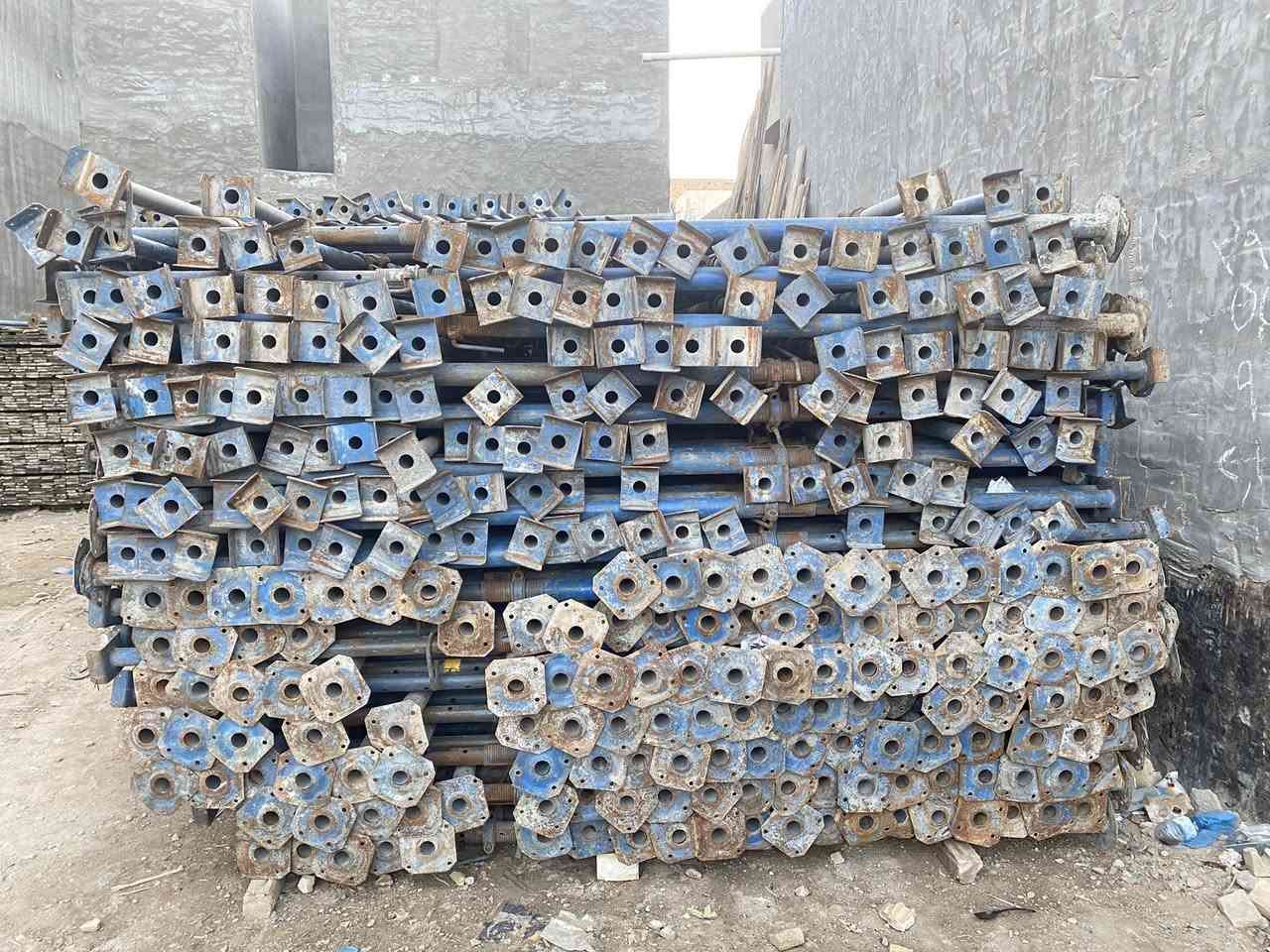 للبيع جكات حاظن نظيفات مثل ما موظح بلصور 
طول ٥ متر + ٤ متر 
***********
