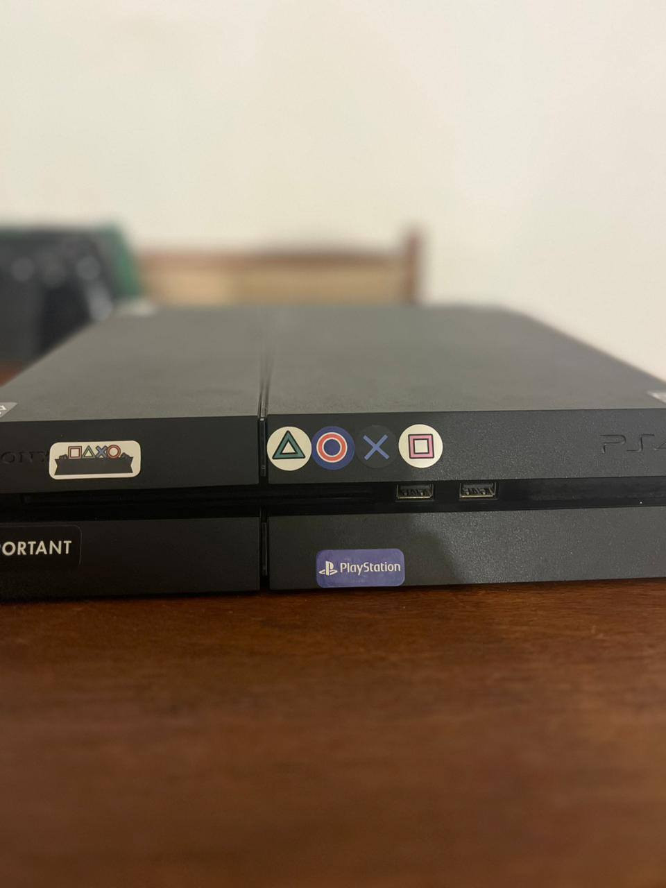 جهاز بلي فور فات الطافي وليس الامع البارحه نضفته على ايدي الله شاهد كامل ملحقاته يدات ثنين وحده اصلي وحده تجاري الجهاز مفتوح للتنضيف ويا قرصين جي تي اي.. وردد ردبشن سعر 180وبيه مجال قليل للشراي نضام 13.02للتواصل ***********
