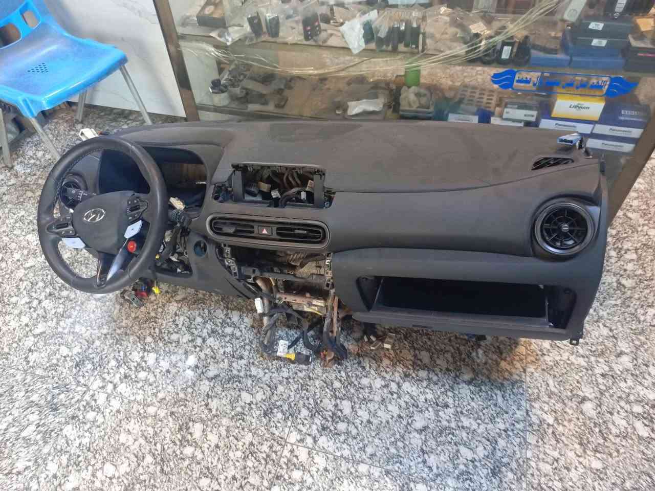 السلام عليكم ورحمة الله وبركاته.

للبيع داشبورد ( دشبول ) هونداي كونا N  موديل 2023 

ما بيه أي ضرر ولا شخوط، دركة ستيرن جديدة، ايرباكات سليمة، فريز جديد، ظفيرة كاملة ما بيها أي قطع ولا نقص نهائيا. اشتريته لسيارة و ما استخدمته لأن بعت السيارة على ضررها. للتواصل على الرقم:

***********
