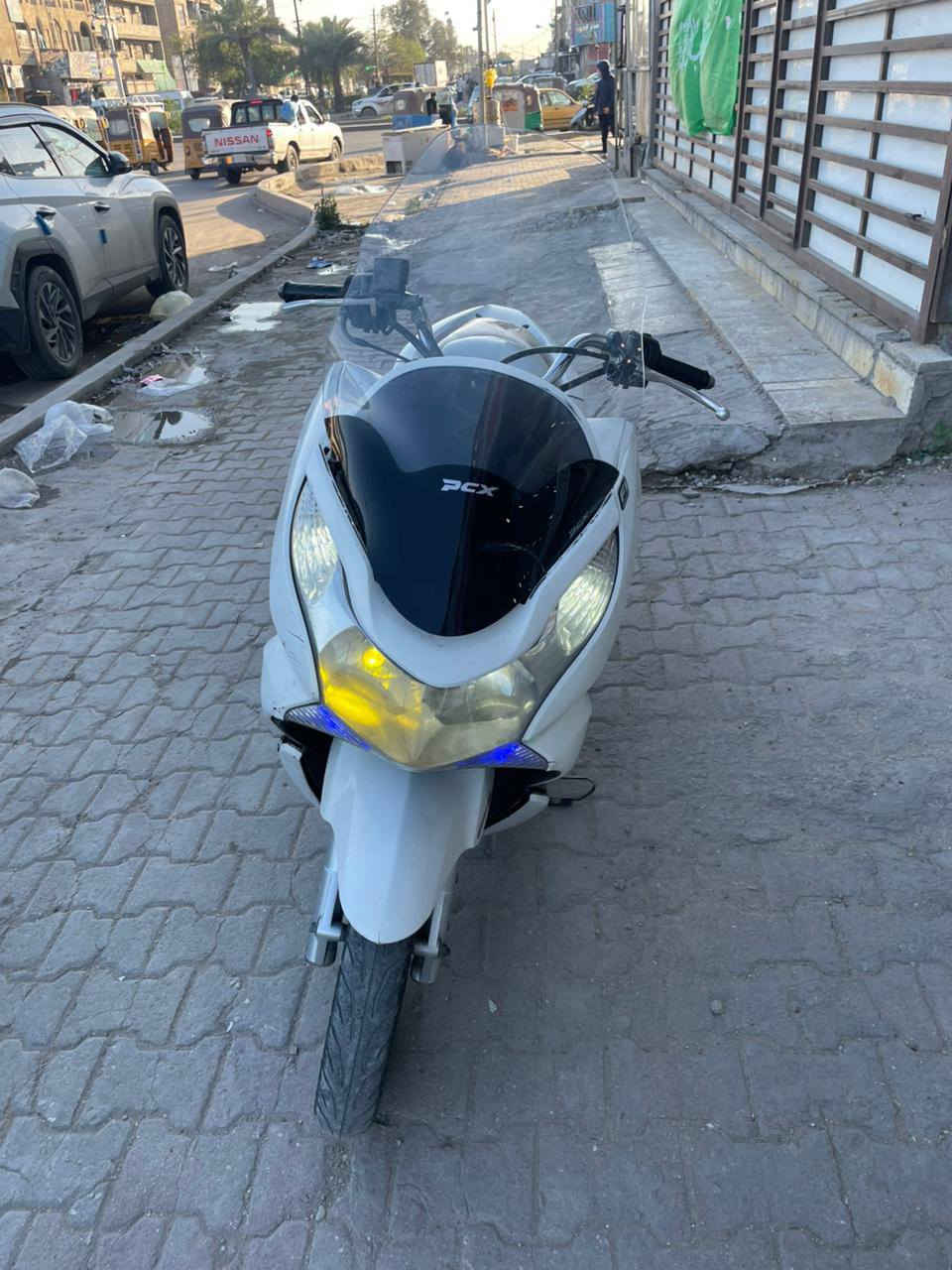 سلام عليكم شباب  pcx
pcx جيل الاول ياباني 
دراجه عوزهه تعديلات شويه مهموله 
عارضهه ١١٠٠ الف وبيهه مجال للطيبين 
مدينه الصدر 
***********
