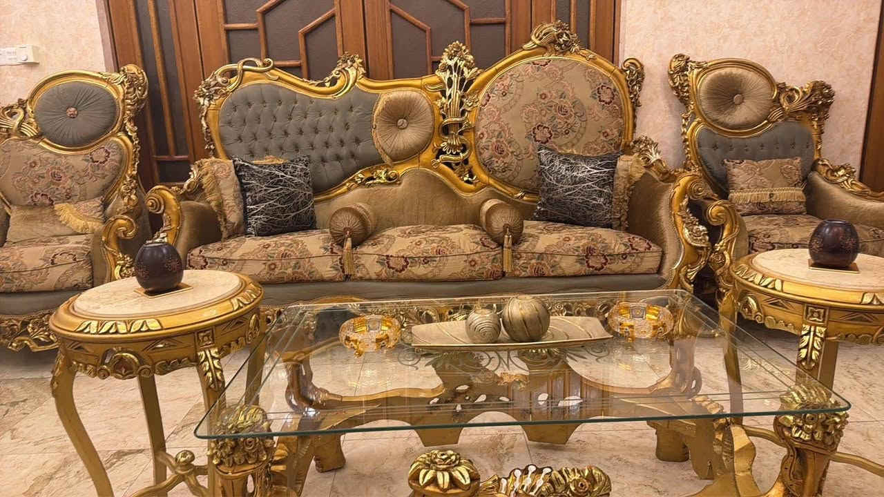 السلام عليكم تخم ملكي للبيع استخدام قليل نضافة90‎%‎ 
10 مقاعد للاستفسار ‭***********‬
