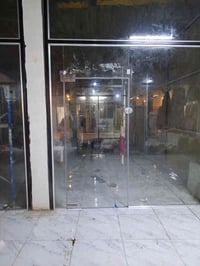 نقدم لكم اعمالنا   : عمل واجهات زجاج 10 ملم ( جام خانه ) للمحلات والمط...