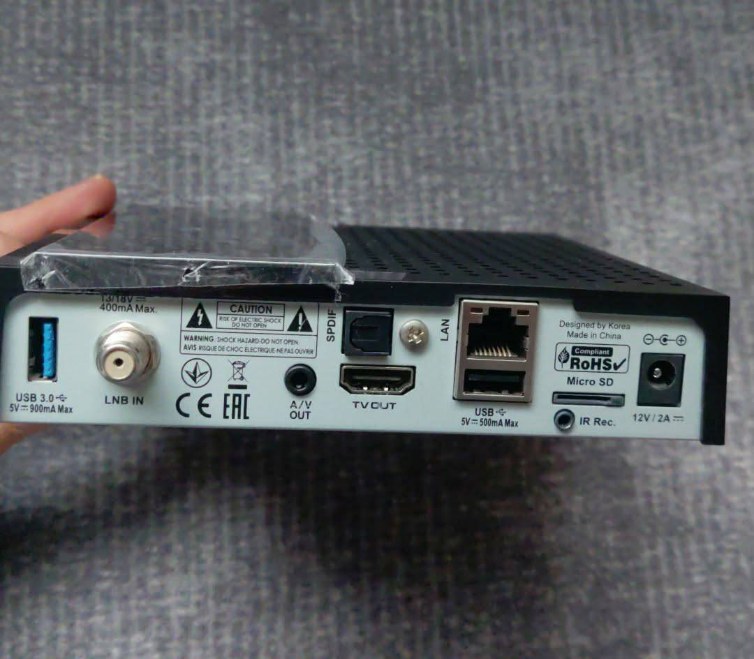 متوفر للبيع ايكون ايرون 4k الجهاز نظيف جداً بعدة بالنايلون
الجهاز غني عن التعريف صناعة كوري معالج هايسليكون هواوي الراقي 
الجهاز بدون كارتون فقط الستلايت مع الريمونت مع محولة الكهرباء كل الملحقات الاصلية 
الجهاز سعرة 80 الف 
مكاني ميسان 
للتواصل تفضل خاص


**إذا كنت صاحب هذا الإعلان وتريد حذفه لأي سبب، رجاءا أرسل رسالة إلى الدعم الفني**