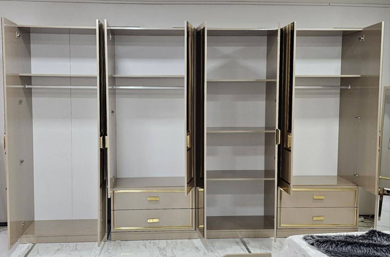 موديل فيلوته
10 قطع 

ظهر بلوك 

قياس كنتور + ملحق. 350 c.m

ارتفاع  كنتور 220 c.m 
سرير مخزن


**إذا كنت صاحب هذا الإعلان وتريد حذفه لأي سبب، رجاءا أرسل رسالة إلى الدعم الفني**