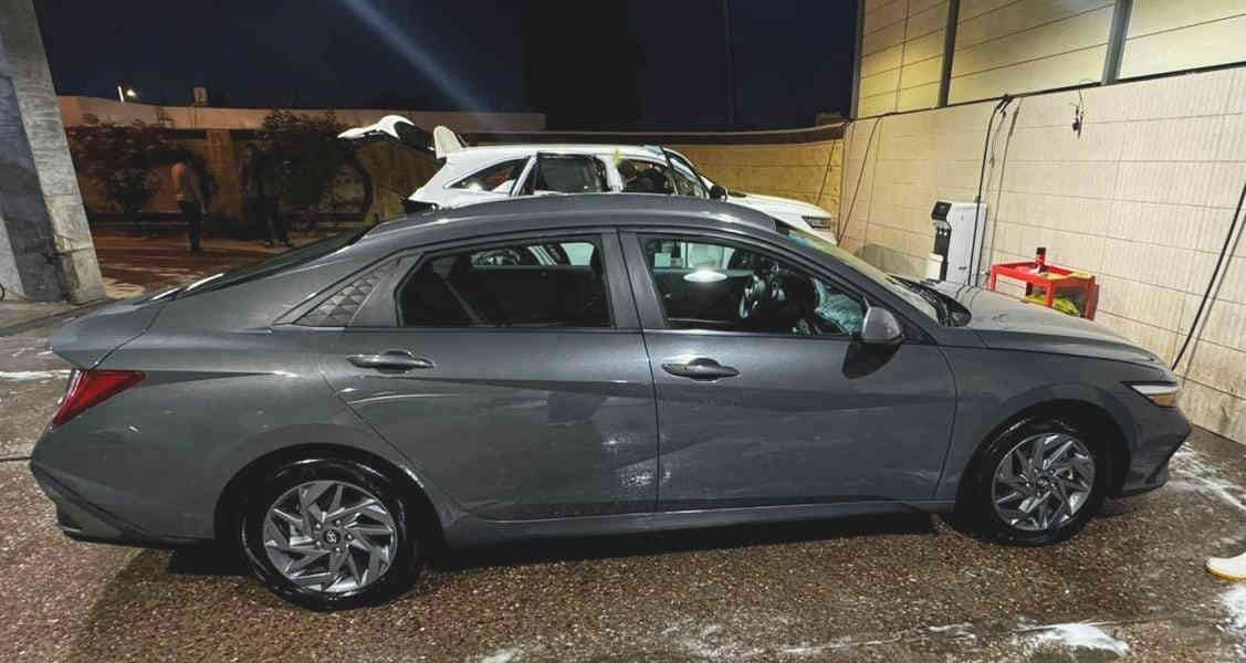 للبيع النترا موديل 24 بنزين وهايبرد وارد امريكي فول مواصفات بدون فتحة حادث سطحي تبديل بابين جهة اليمنى بجم كبس رقم بصرة دولي بااسمي السعر 162 وبيهة مجال بسيط  الاتصال على الرقم ***********
