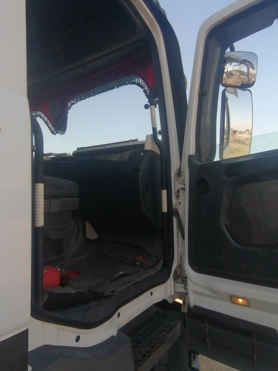 سلام عليكم للبيع اكتروز ٢٠٠٣ فول مواصفات رتايدر ٥ طكات كاسحه وزعانف تبريد وي سويج.تغم تاير سياره بدون بدي تنبع رقم *********** مكاني ديوانيه
