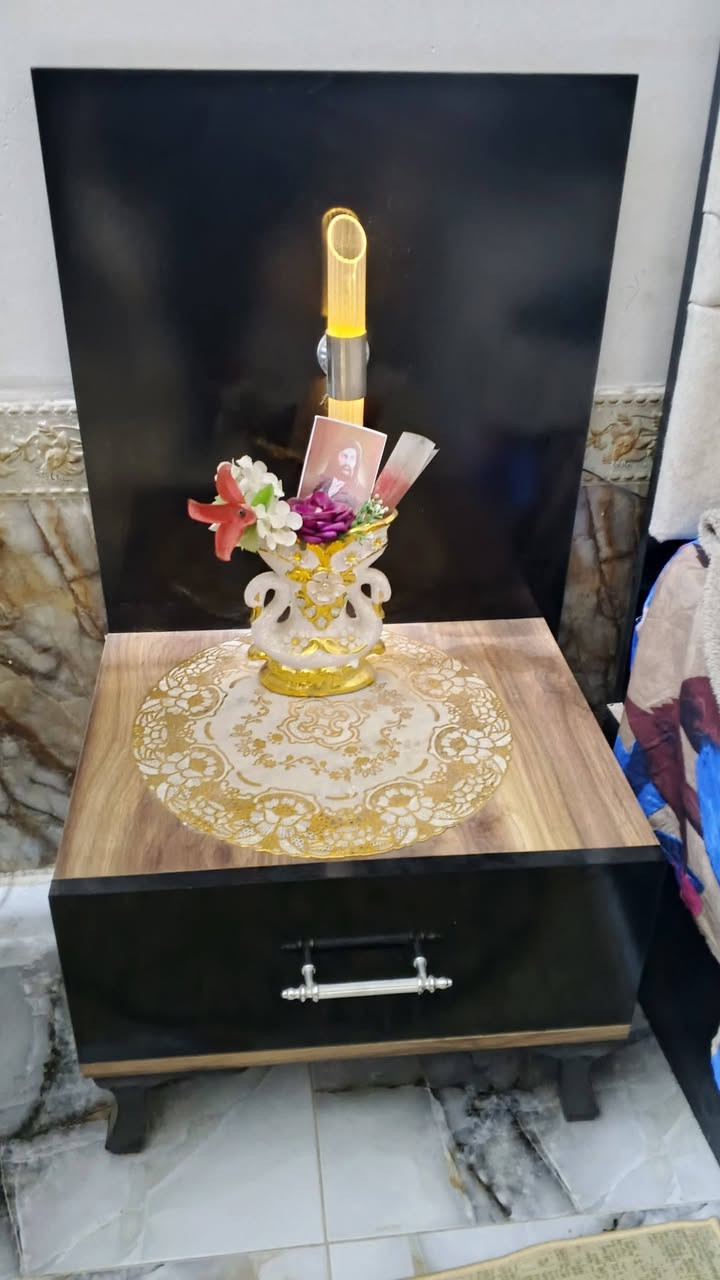 غرفه تركي
جديده كلش وسعرها مناسب 
الشراي يتصل ع هذا الرقم 
 ***********
المكان بالغراف
