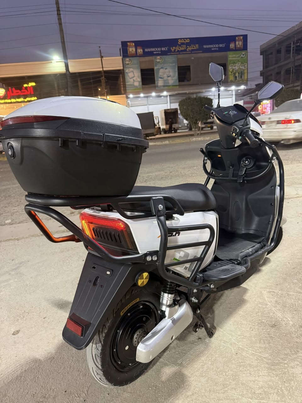 للبيع ٦ بطاريات جدد سرعتهة ٦٠ مابيهة نقص سعرهة ٥٧٥ الف مكاني ابو غريب الزيتون ***********
***********
