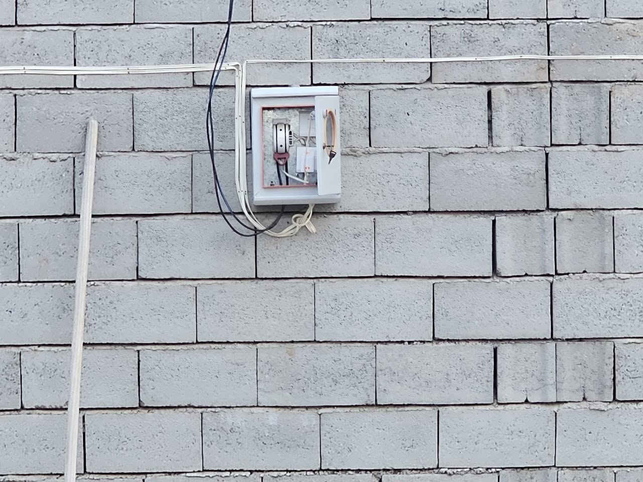 على بركة الله
قطعة ارض للبيع صنف العقار زراعي تحويل ثاني يوم المساحة 300 متر مربع الواجهة 17.5×17.5 مربعة واصل الها كهرباء وطني وبيها مي بير مسيجة بالكامل مع إنارة 
📍الموقع صلاح الدين قضاء بلد قرب الشقق السكنية قرب موقع المرور الجديد داخل فرع تبعد عن الشارع 100متر فقط موقع ممتاز تصلح بناء وتصلح حديقة عائلية 
للإستفسار ***********
