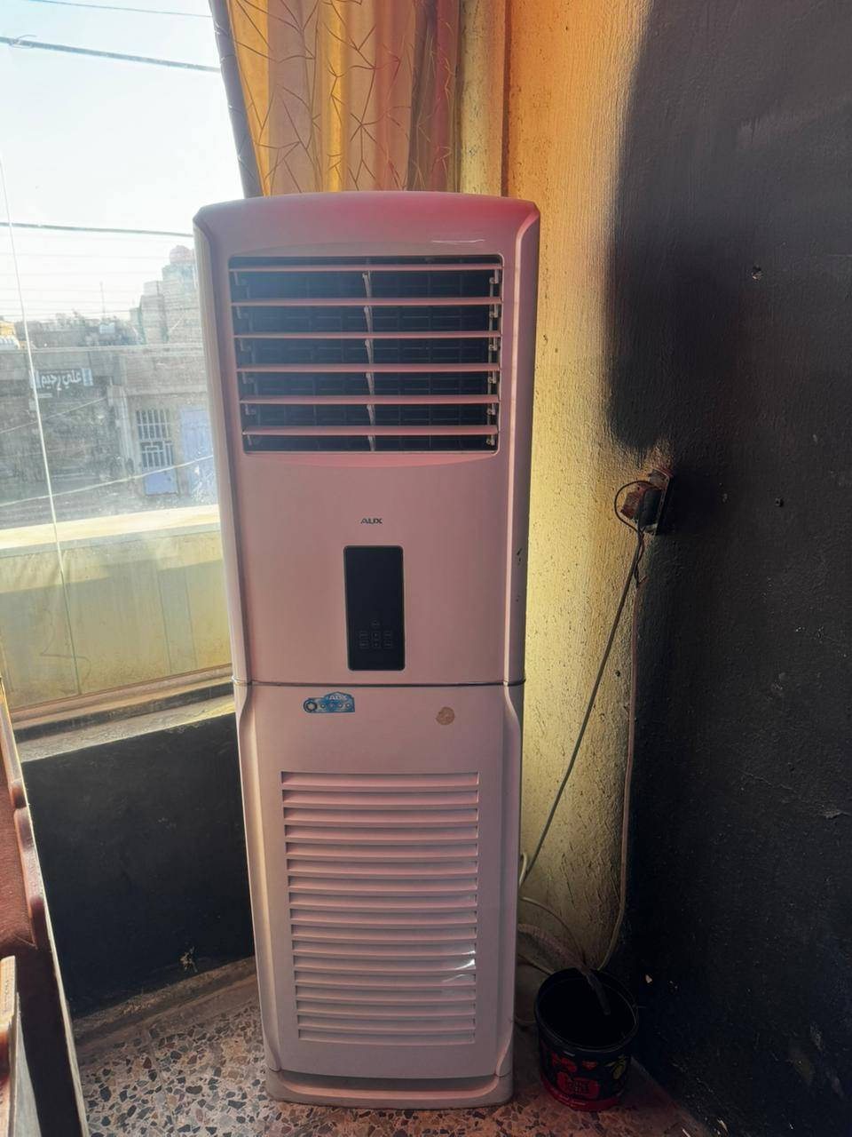 سلام عليكم سبلت 3طن جديد موسم واحد مشتغل اسمه AUXاواكس سبلت بكاروتونه مامتشغل هواي سعر اتصل ***********
