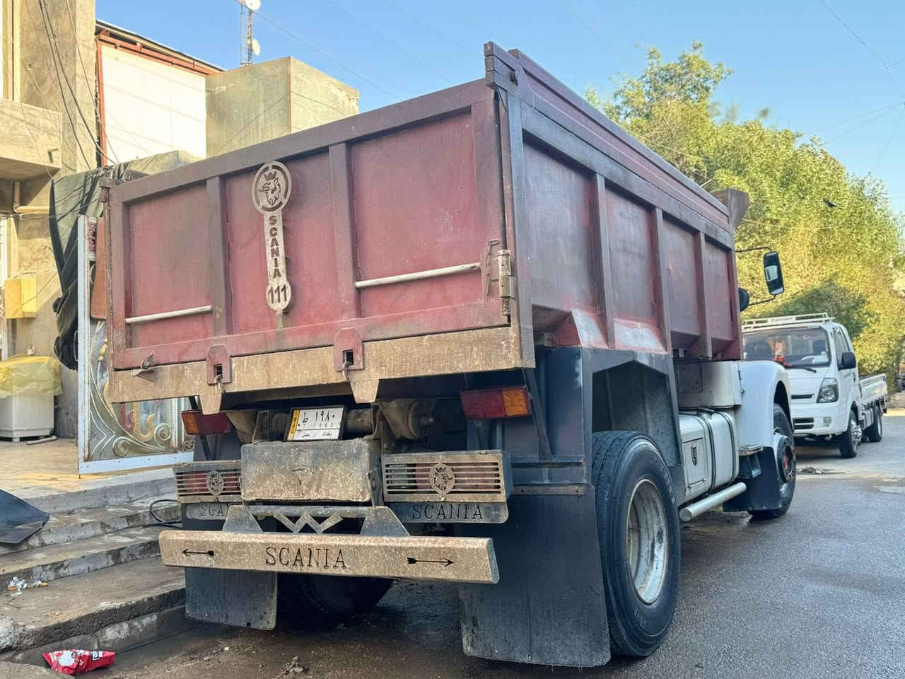 سكانيه ١١١موديل٨٠بغدادمكينه ١٢ونص اكسن ٣٥ب١٠كيرخمسه بخمسه***********
