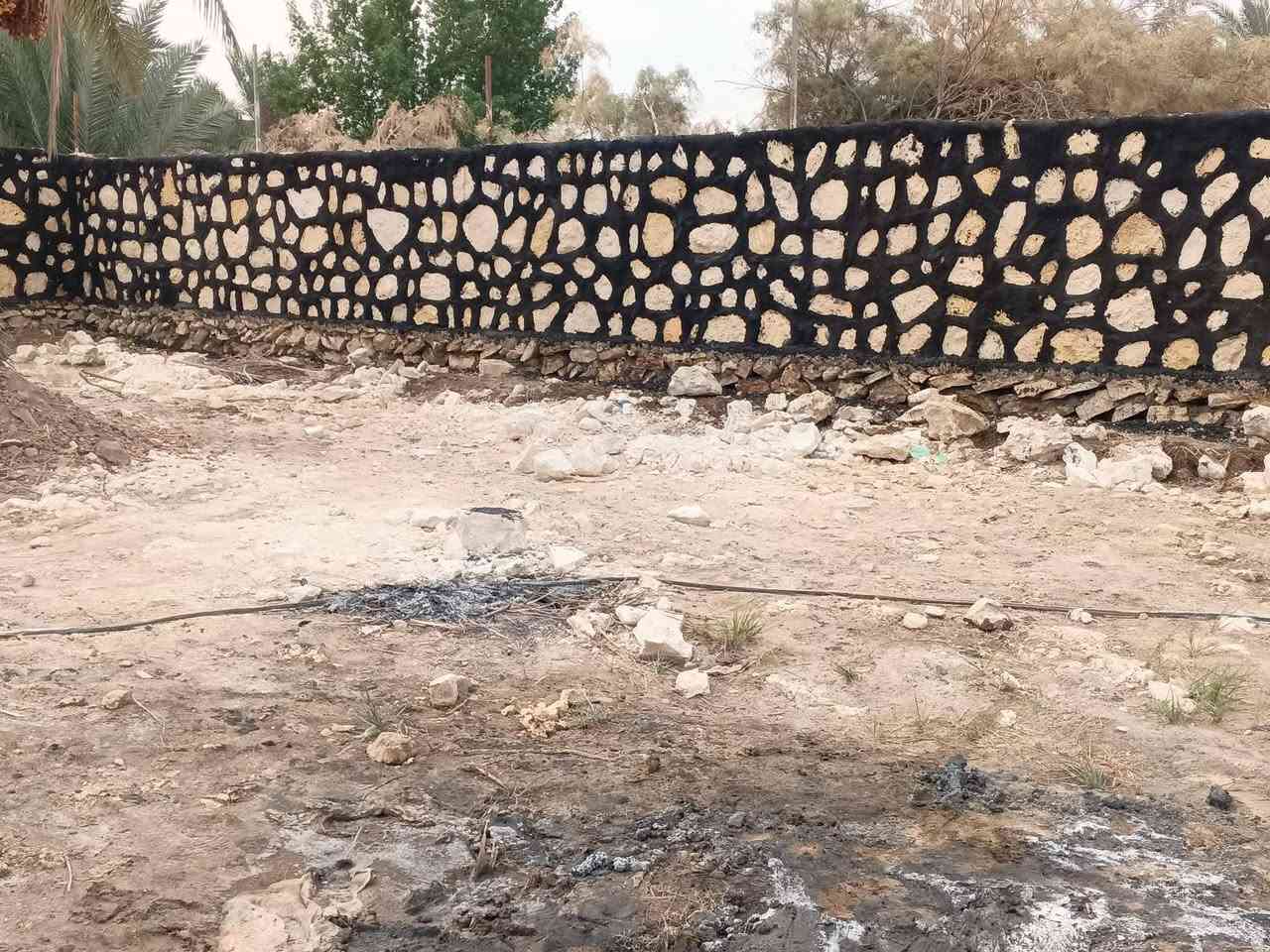 لبناء الحجر البيوت والاسيجة تطبيك الممرات كرستة وعمل شغل درجة اولى وحسب الطلب لاستفسار مراسلة الصفحة أو اتصال وتساب ***********او*********** أو ***********
