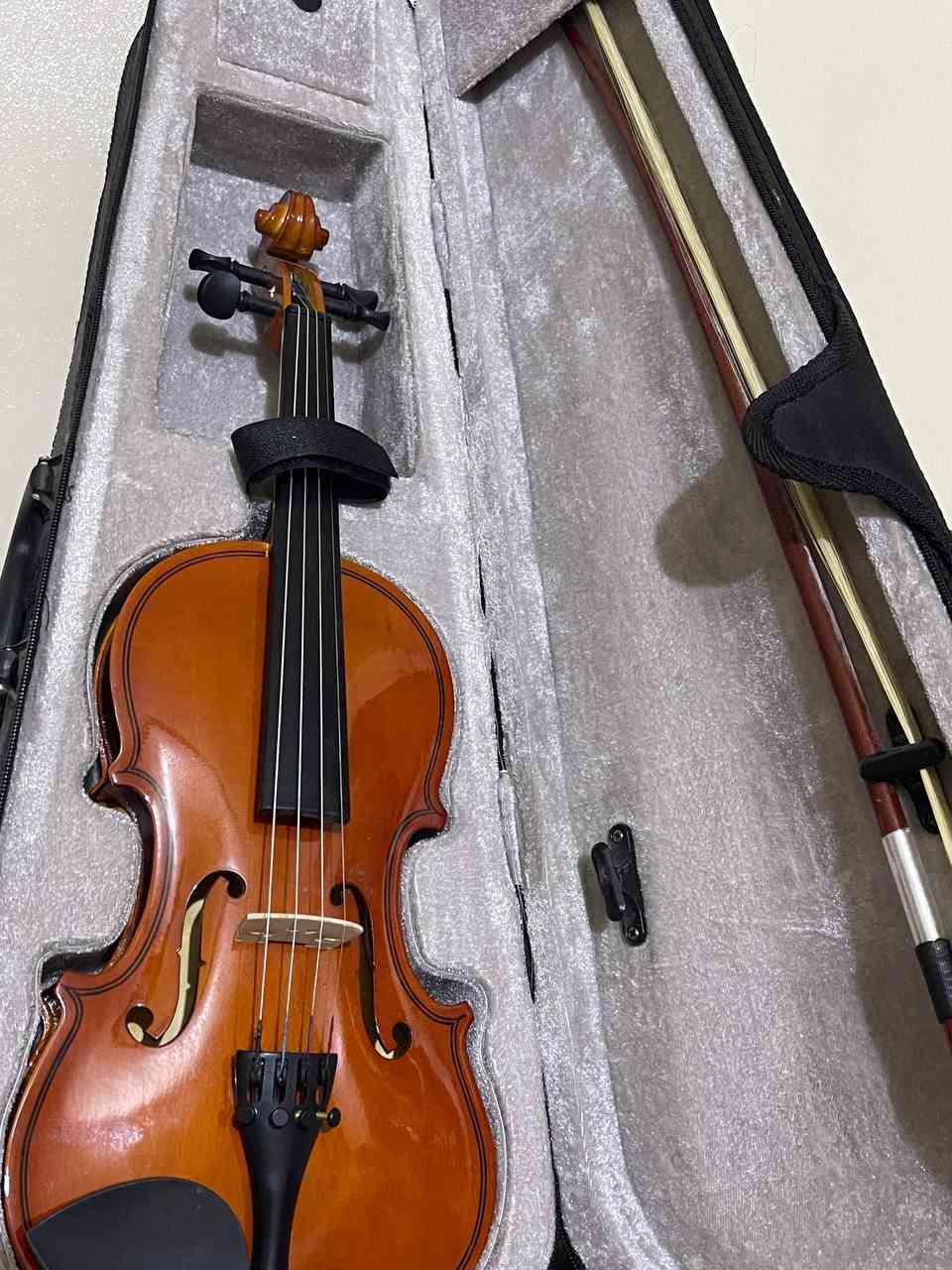 كمان خشب قيقب 
قوس صابونة وحقيبة نظافة 100‎%‎ 
مستخدم للتصوير فقط 
البلديات


**إذا كنت صاحب هذا الإعلان وتريد حذفه لأي سبب، رجاءا أرسل رسالة إلى الدعم الفني**