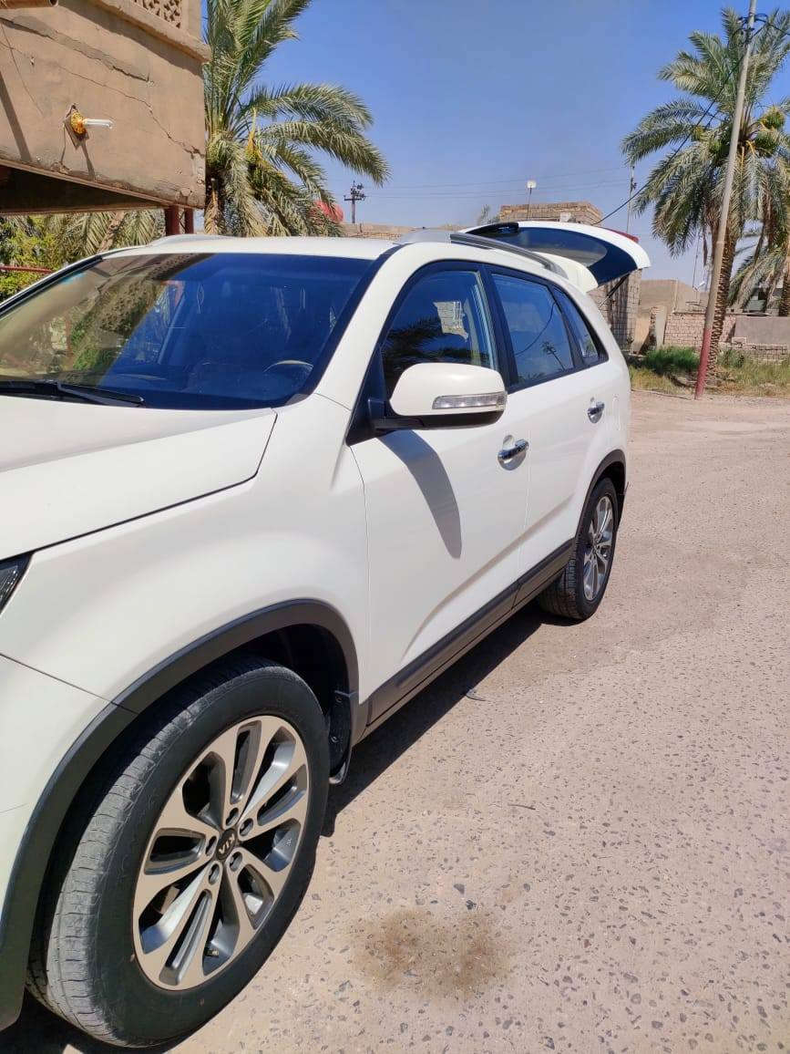 مكلف بالنشر للبيع سورنتو موديل 2015 رقم بصرة 7 راكب محرك 2400   مكفوله من الصبغ و الضربه مكان السياره  البصرة الدير سعر 170 وبيه مجال للشراي  الاستفسار  رقم صاحب ***********
