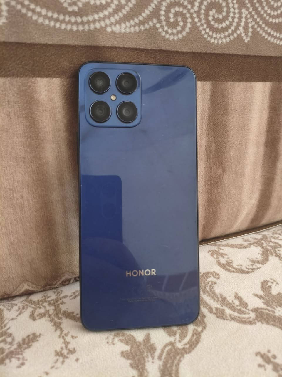 هونر x8ذاكره 128 نضيف كلشي شغال أو ع الفحص السعر 85 للاستفسار ***********

