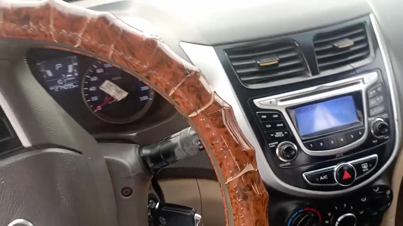 سلام وعليكم اكسنت 2015محرك 1400عل الشرط خليجي السياره مكفوله من الضربه والتبديل فقد ذني الدحجات الي بالدوسات ومبينات مامصلحات معروضه 68وبيه مجال قليل رقم التليفون اتصال واتساب ***********
