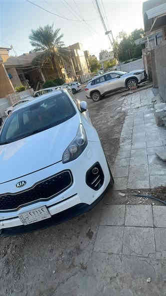 سبورتج موديل 2017 وارد خليجي 
ماشيه 95 الف رقم بغداد ب اسمي 
داخل حمصي 
حساس امامي خلفي 
مكينه 2000 
السياره بيهه 3 قطع صبغ وشبرين ب القماره 
السعر 140 $
***********
