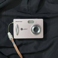 كاميرا ديجيتال • نظيفه • خاليه من ضرر