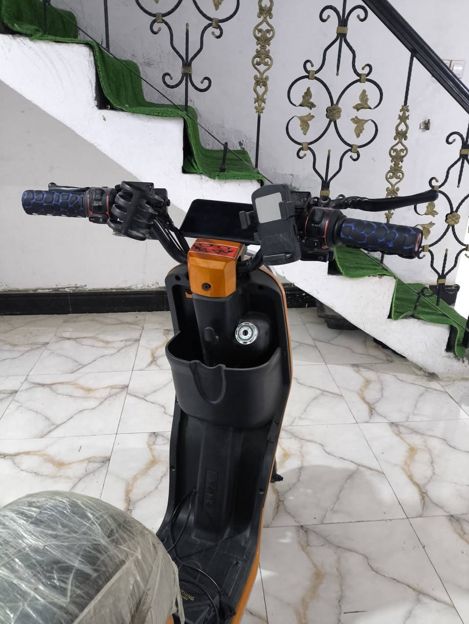 سلام عليكم دراجة شحن X900  دراجة نضيفة وما ماشية هواي وما متعوبة شوفت عينك مكاني البصرة الزبير قرب الفلكة البحرية 
السعر 500 وبيها ومجال 
للستفسار ***********
