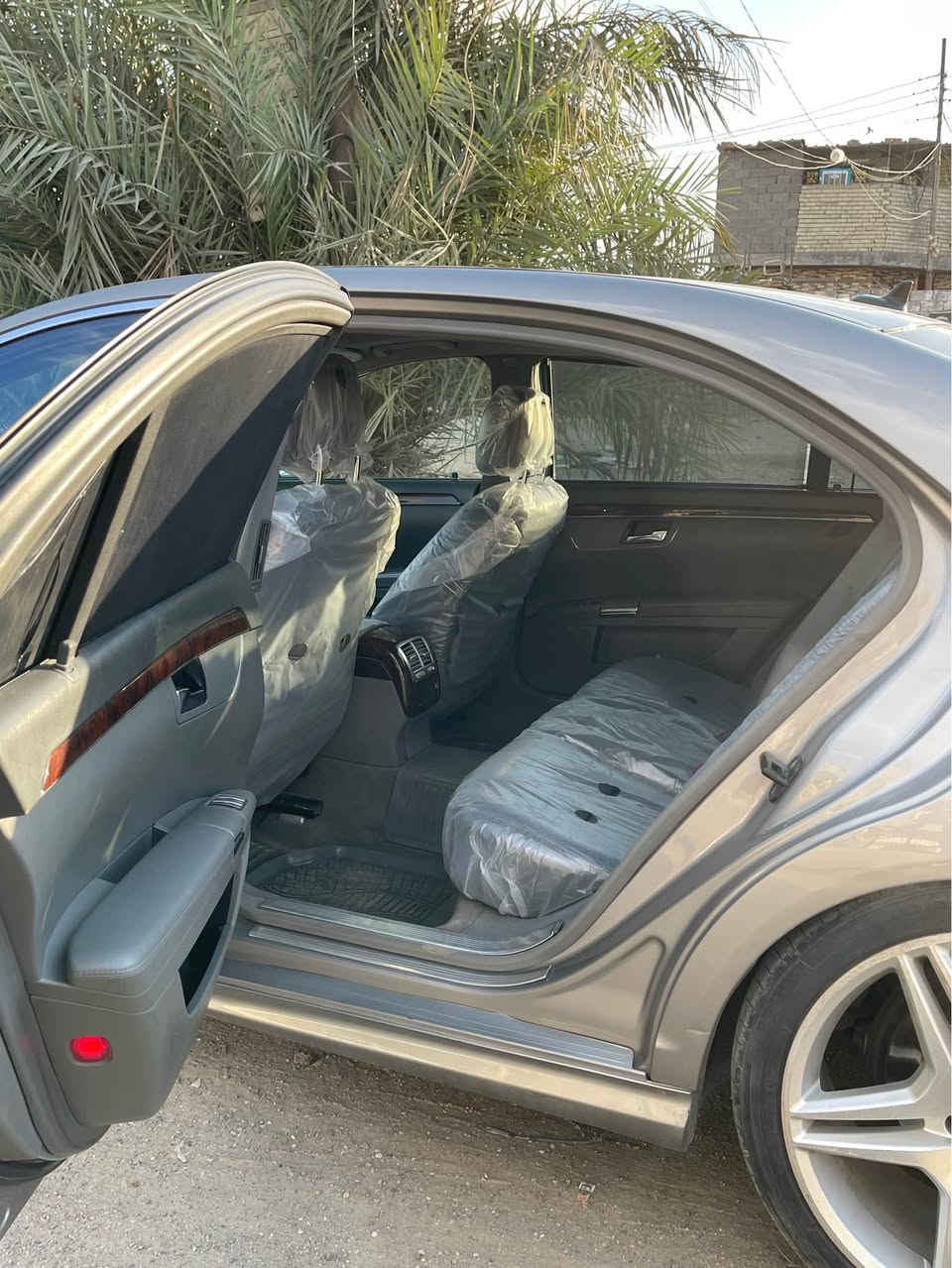 مارسيدس AMG S63 موديل 2007 ماشيه 200 الف حقيقي سيارة بيه جاملغ بنيد صبغ بدون ظربه مكينه وكير كله خير من الله عله وظع شركه كل نقص مابيه بسمي   سعر185  فول موصفات واحد عله واحد رقمي *********** بغداد, العراق
