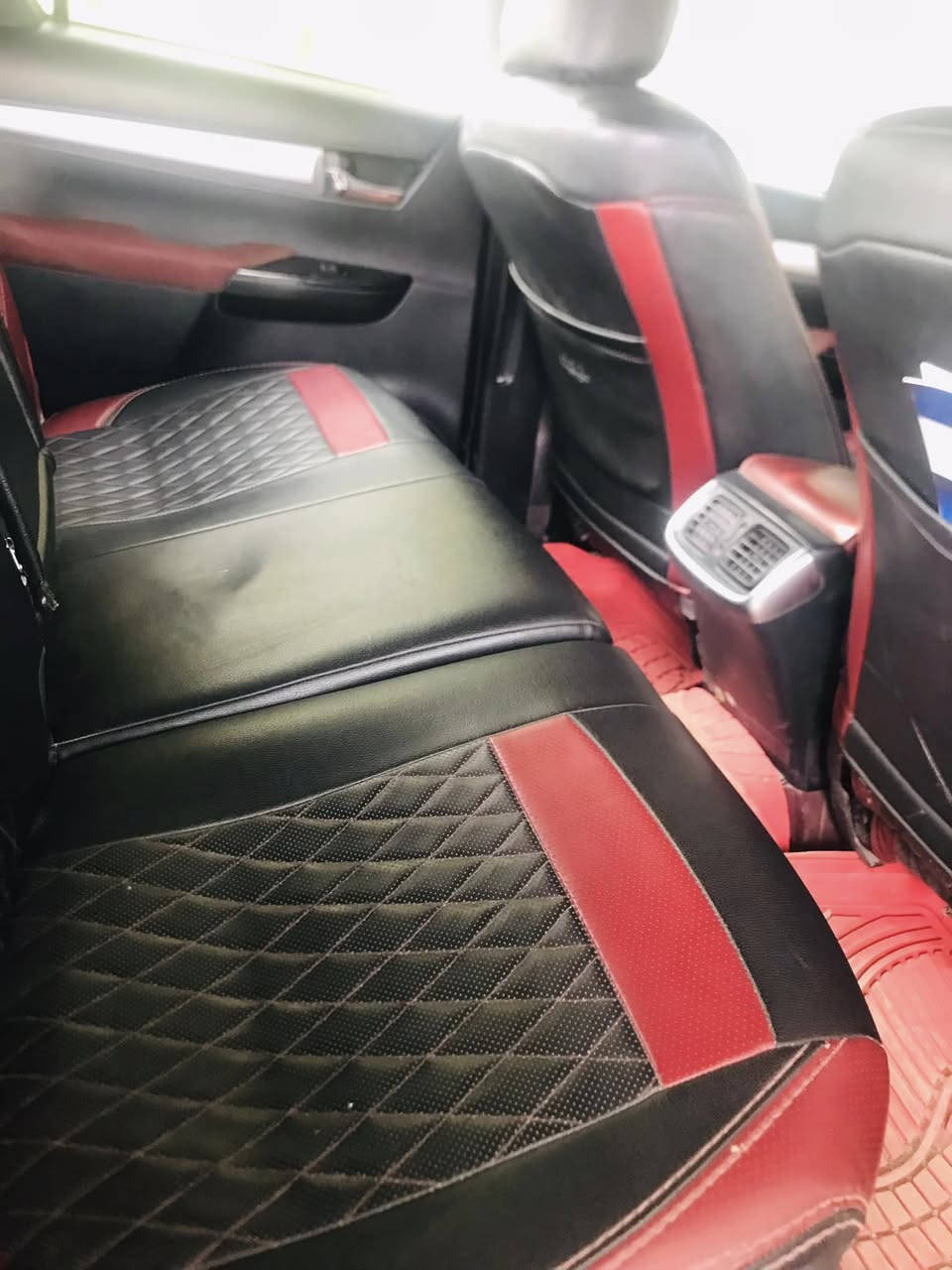 سلام عليكم للبيع هايلوكس فورويل ساز v4 ماشيه واحد وتسعين كير واتماتيك سياره نظيفه فول مواصفات بصمه 4x4 تبريد كشنات تحكم فول مواصفات بيه شبر بارد بلباب الخلفي ورصعات بسيطه وجانب لايمن ولايسر رصعات بارد كلش صغار حيل سعر 303 وبيه مجال للشراي للاتصال استفسار *********** سياره رقم بغداد مكان بغداد يوسفيه
