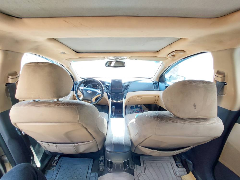 السلام عليكم هونداي سوناتا موديل ٢٠١٣ وارد خليجي محرك ٢٤٠٠ دوش فول مواصفات تدفئة وتبريد قطعتين شاشه كاميرا بنوراما صدر امامي وخلفي ممتاز تخم تاير جديد كهربائيات كلهه تشتغل سياره جاهزه بدون نقص بيها تبديل قماره مكانها بغداد الدوره ابو دشير هاتف *********** سعرها ٨٨ ومجال بسيط بغداد, العراق
