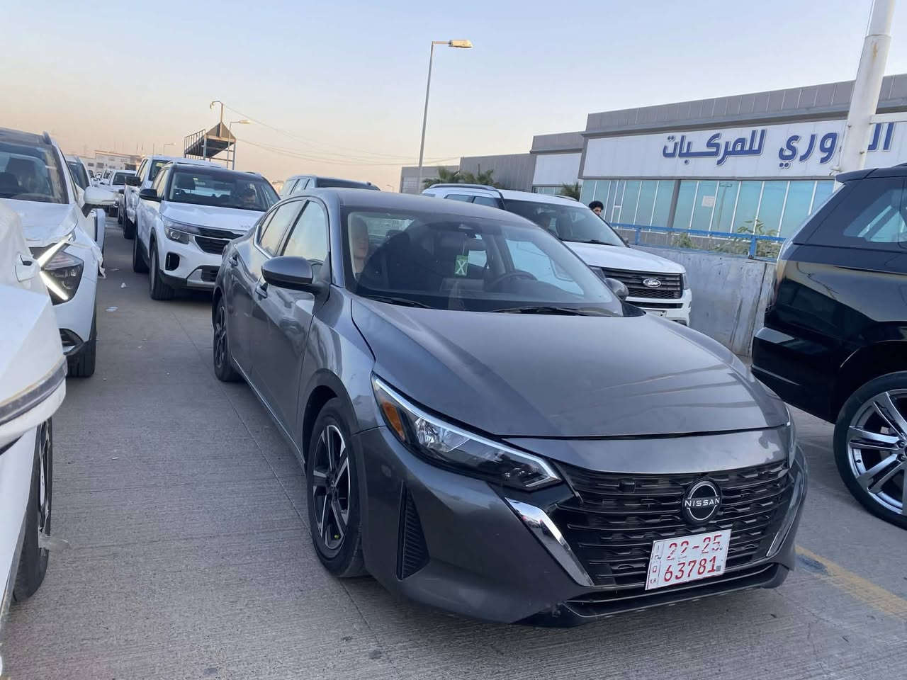 السلام عليكم 
للبيع نيسان سنترا موديل 2024 مواصفات SV 
ماشيه ٣٠ ميل بعدها جديده وضع الشركه رقم شمالي باسمي بيها صبغ جاملغ وباب خلفي والجنطه وجزء من البنيد 
بشرط شاصي لغد مكفولات سياره جديده جدا وضع الشركه 
السعر 125 عنواني بغداد الكرخ
للاتصال ***********
