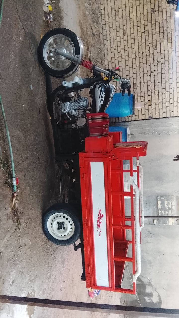 سلام عليكم ستوته  ادوات للبيع امتيار صدر فرس ستوته نضيفه كلش محرك نضيف ما ناقصه شي بس دبلات واكفات كدام تايرات جدد توه شادهن السعر 750 وبيه مجال مكاني بصره قضا المدينه ***********
