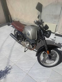 لاتي • ٢٥٠ • وراق