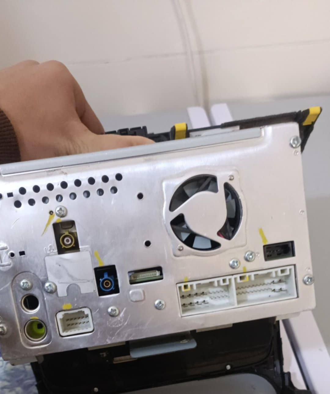 سلام عليكم من رخصة الادمن المحترم شاشة للبيع فورتي 15/16/17/18ترهم وتفحص يلا تاخذه سعره 150 الي يريده يتصل ***********
