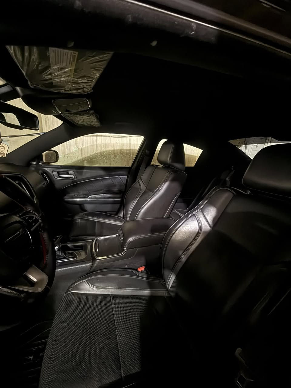 السلام عليم 
دوج جارجر موديل 2015
مكينه 3600
الضرر الجاملغ الخلفي بارد فقط 
ماشيه 150الف 

السعر 185وبيها مجال 
رقم الهاتف ***********
