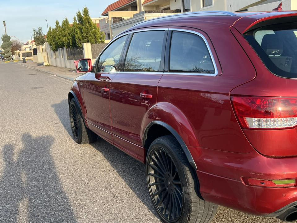 اودي Q7 ٢٠١٢ خليجي SLine فول مواصفات
مواصفات S line
بانورما
جنطة كهرباء
اشاير مري
سبعة راكب
كشنات كهربائي + خزن كشن السائق تدفئة كشنات امامي خلفي
تحكم بجميع الأوامر عن طريق الموس اظهار بالشاشة بصمة + سويج
بردات ابواب الخلفية + الصندوق
الصندوق كهربائي
تبريد اربع قطع تحكم منفرد بكل راكب صوت ستيريو + دمام
حساسات امامي + خلفي
بصمة ابواب + جنطة
دخول ذكي
وبعد هواي مواصفات
السعر ١٢٥ 
للاستفسار الاتصال على ***********
